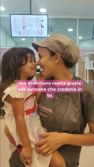 La titolare di Birichina Gelateria con la figlia